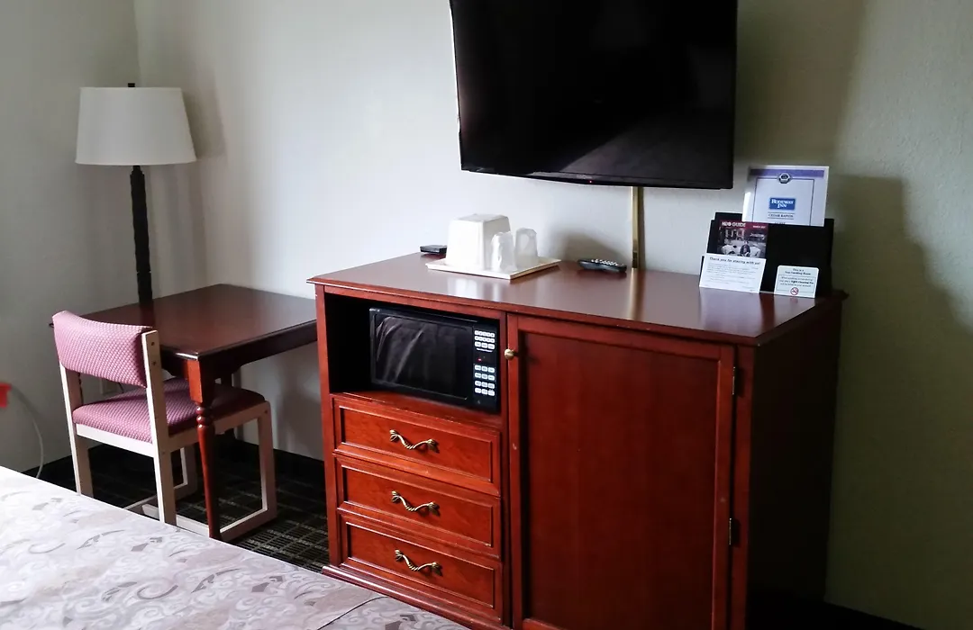 Rodeway Inn Cedar Rapids Westdale-1