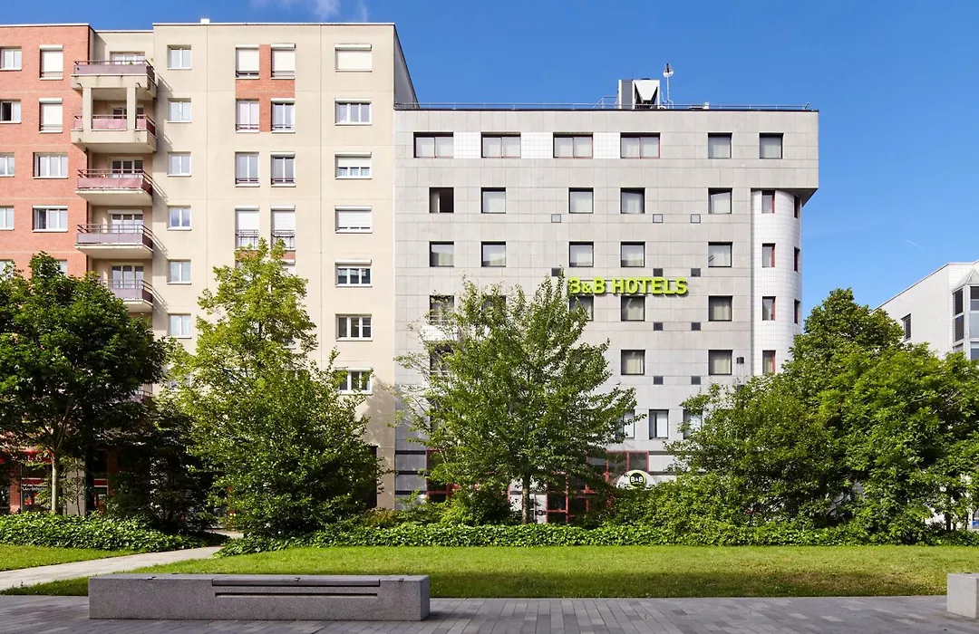 B&B HOTEL Saint-Quentin-en-Yvelines Centre Gare-1