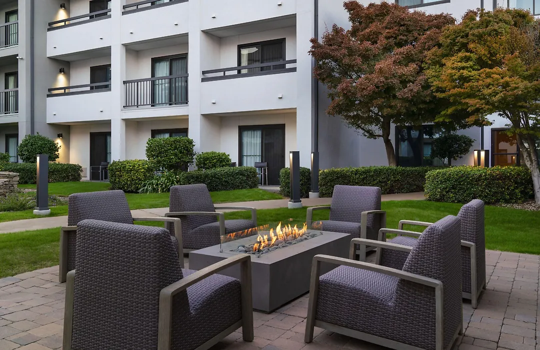Courtyard By Marriott Bakersfield-1