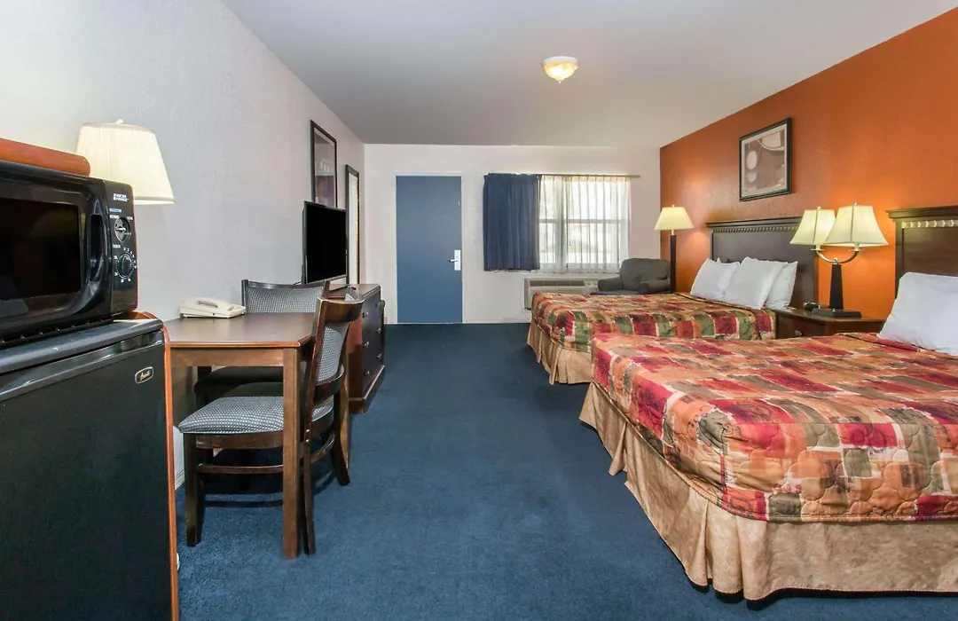 Knights Inn Arcadia-1