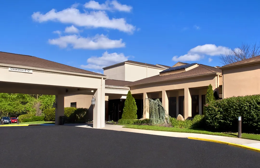 Courtyard By Marriott Lincroft Red Bank-1