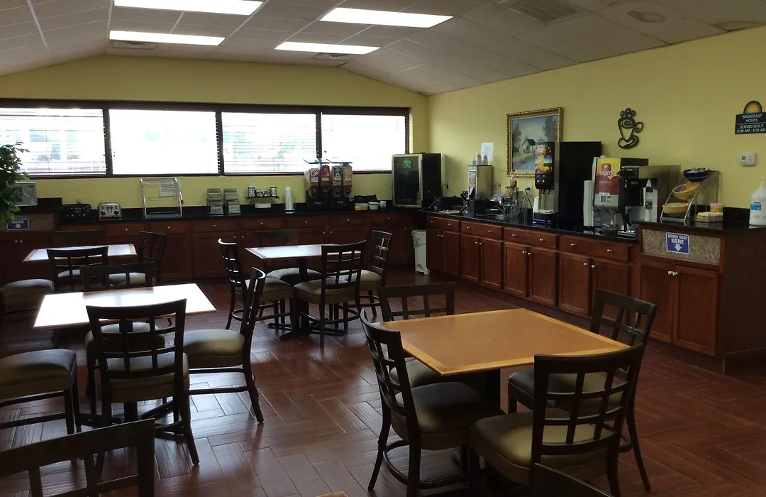 Days Inn By Wyndham Fayetteville-South/I-95 Exit 49-1