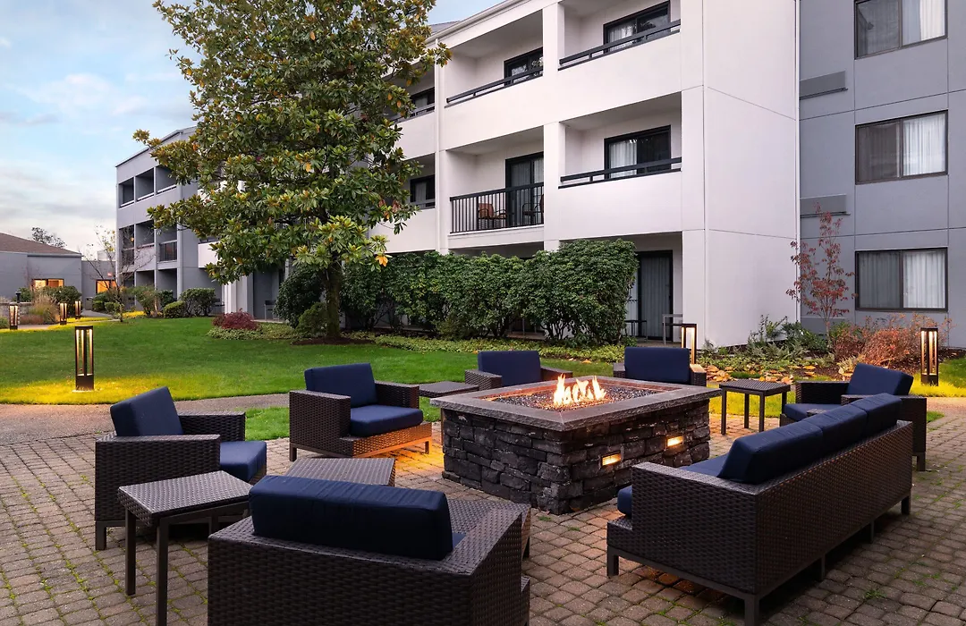 Courtyard Seattle Southcenter-1