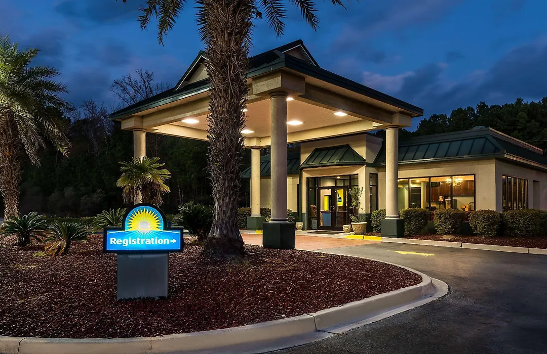 Days Inn By Wyndham Richmond Hill/Savannah-1