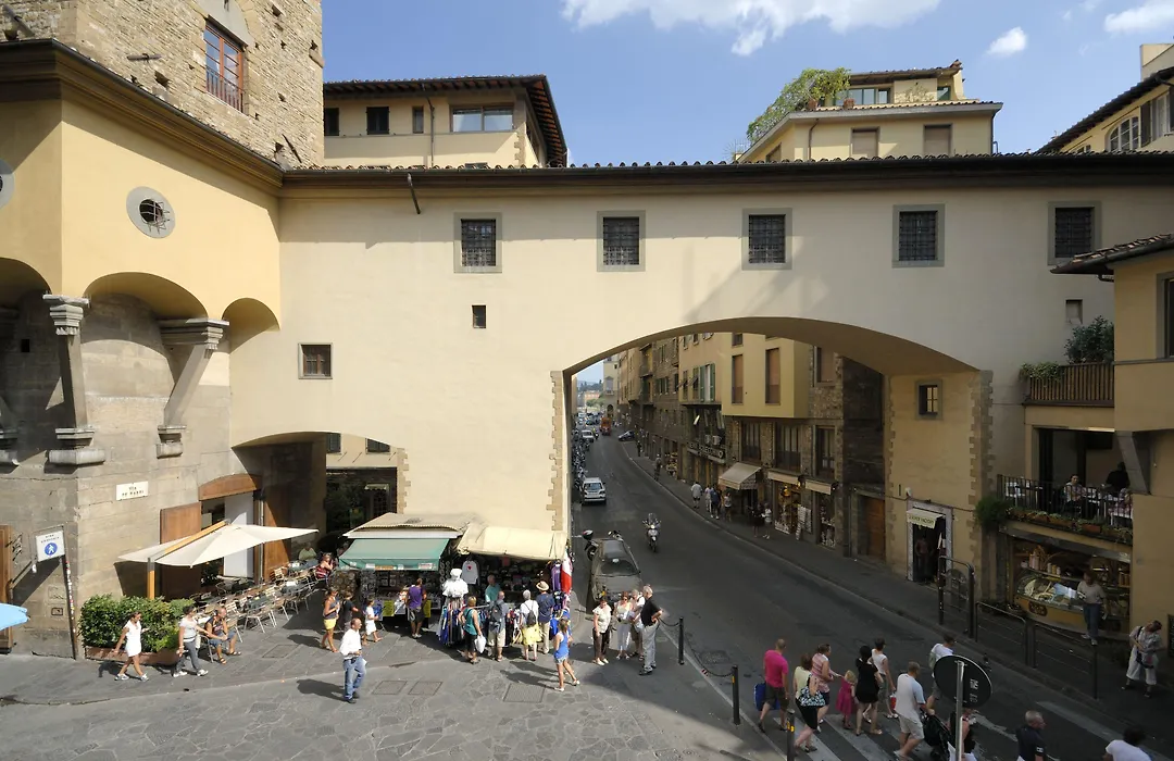 B&B Hotel Firenze Pitti Palace al Ponte Vecchio-1