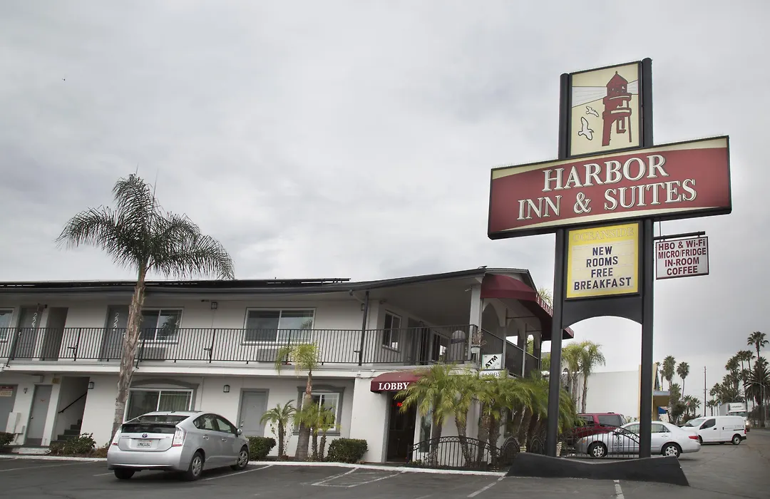 Harbor Inn & Suites Oceanside Marina Camp Pendleton-1