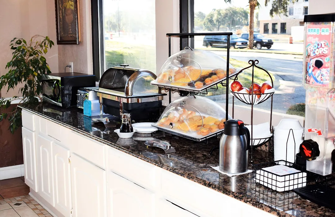 Howard Johnson By Wyndham Beaufort/Parris Island-1