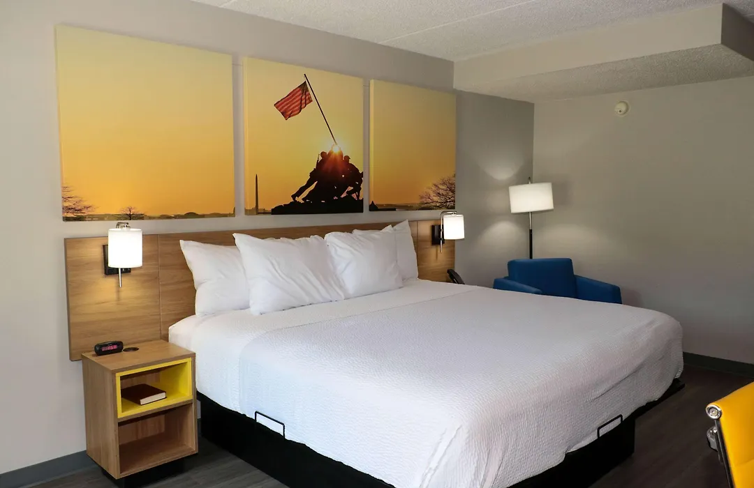 Days Inn By Wyndham Farmville-1