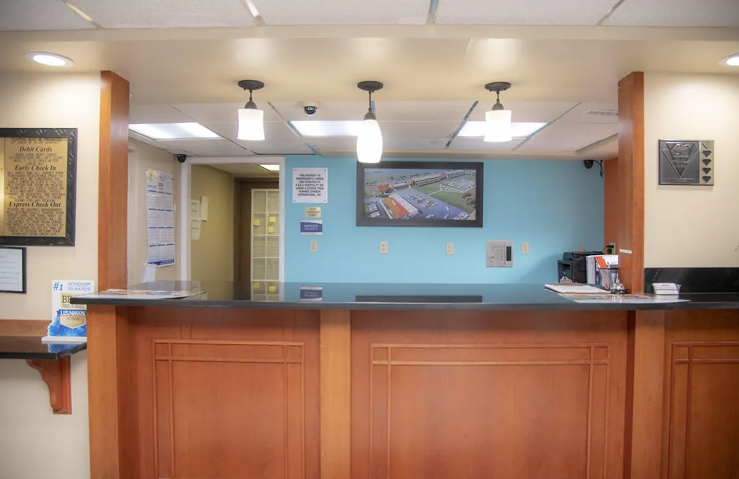 Howard Johnson By Wyndham Allentown/Dorney Hotel & Suites-1