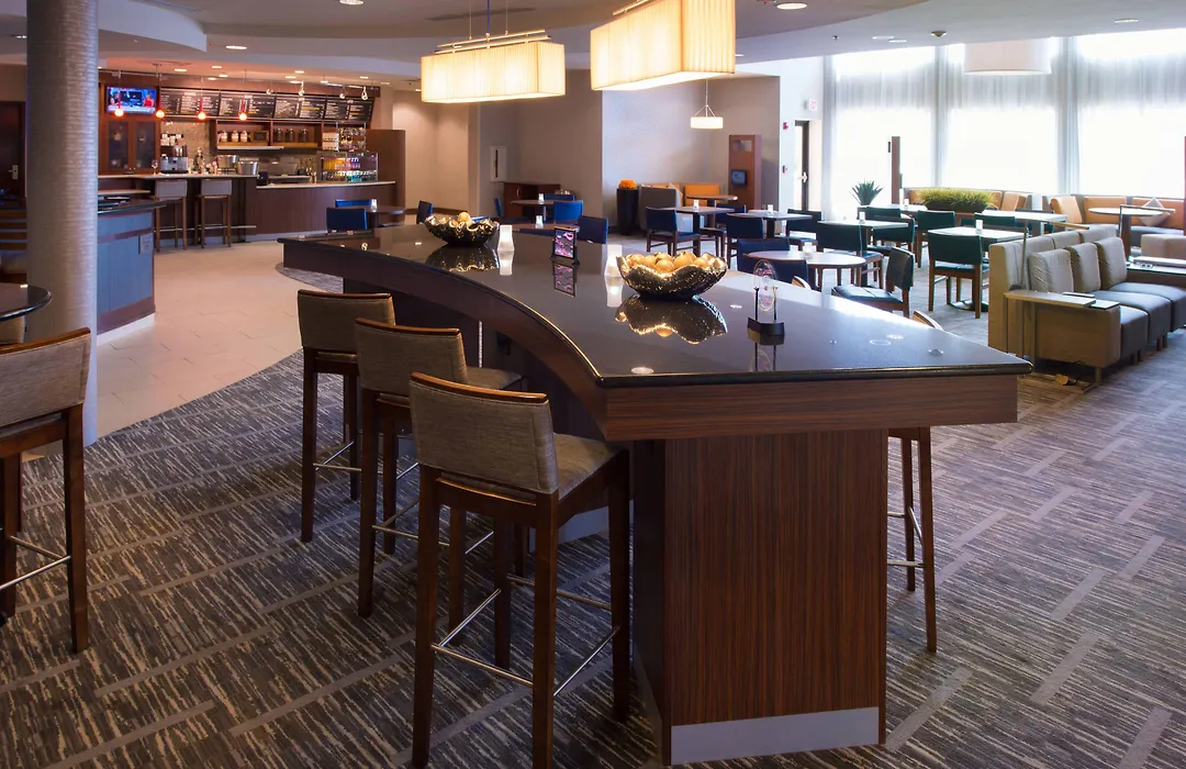 Courtyard By Marriott Canton-1