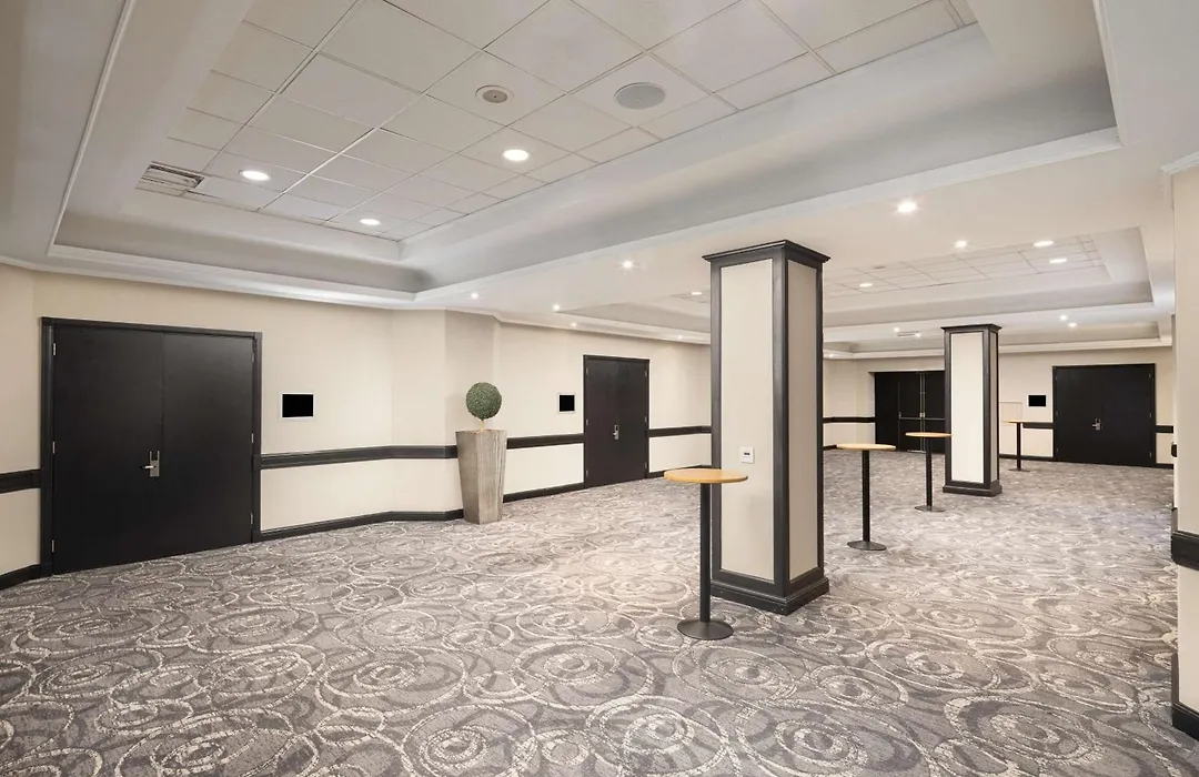 Hilton London Gatwick Airport-1