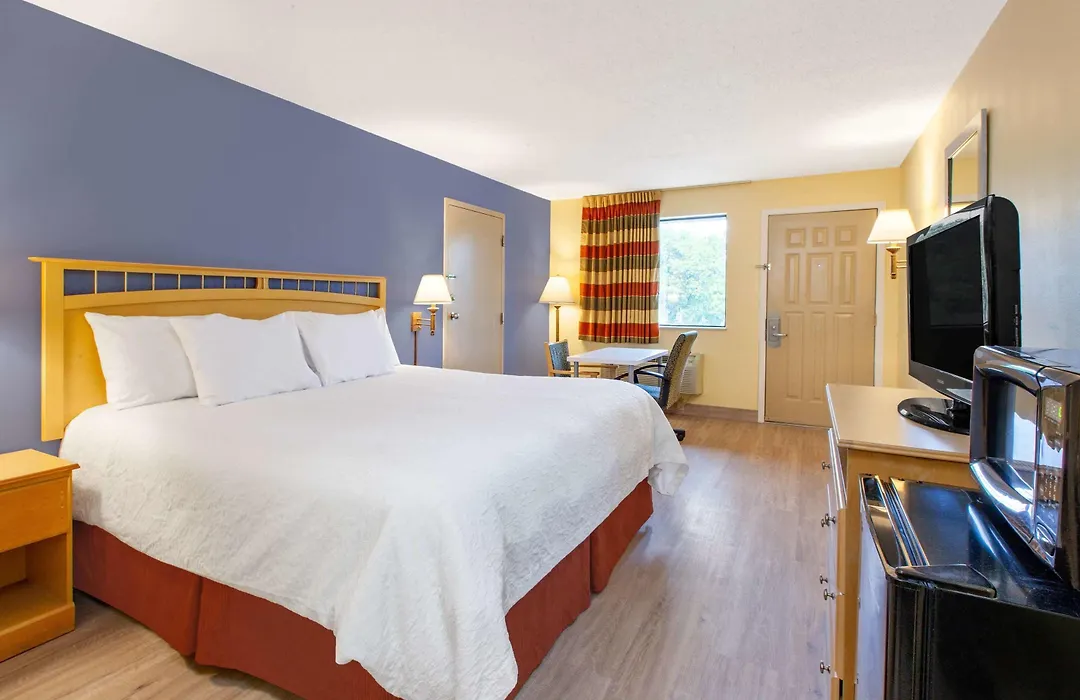Days Inn By Wyndham Grantville-1