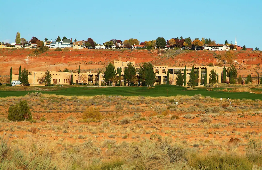 Courtyard Page At Lake Powell-1