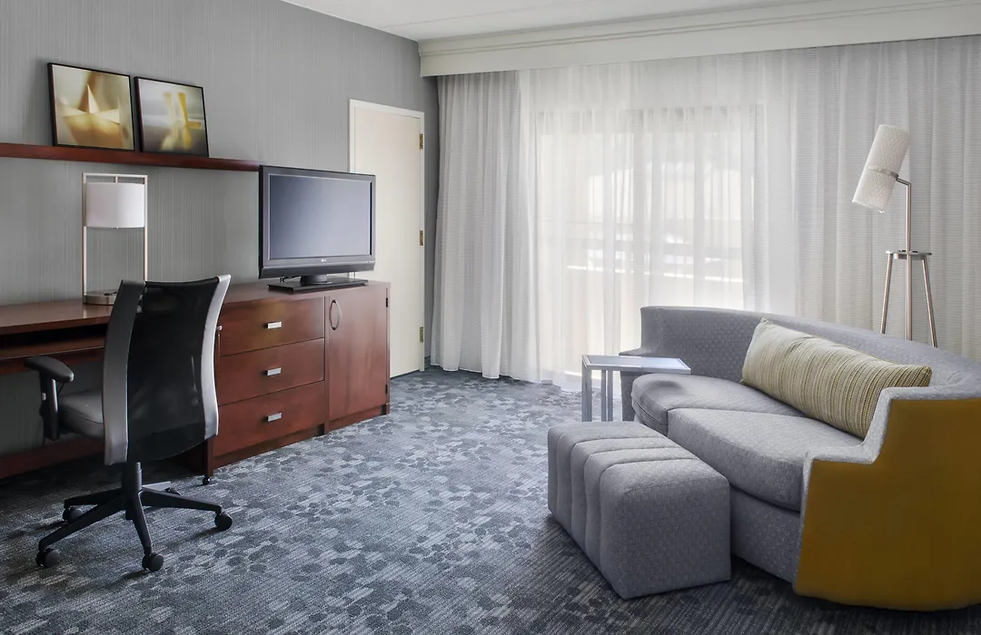 Courtyard By Marriott Rye-1