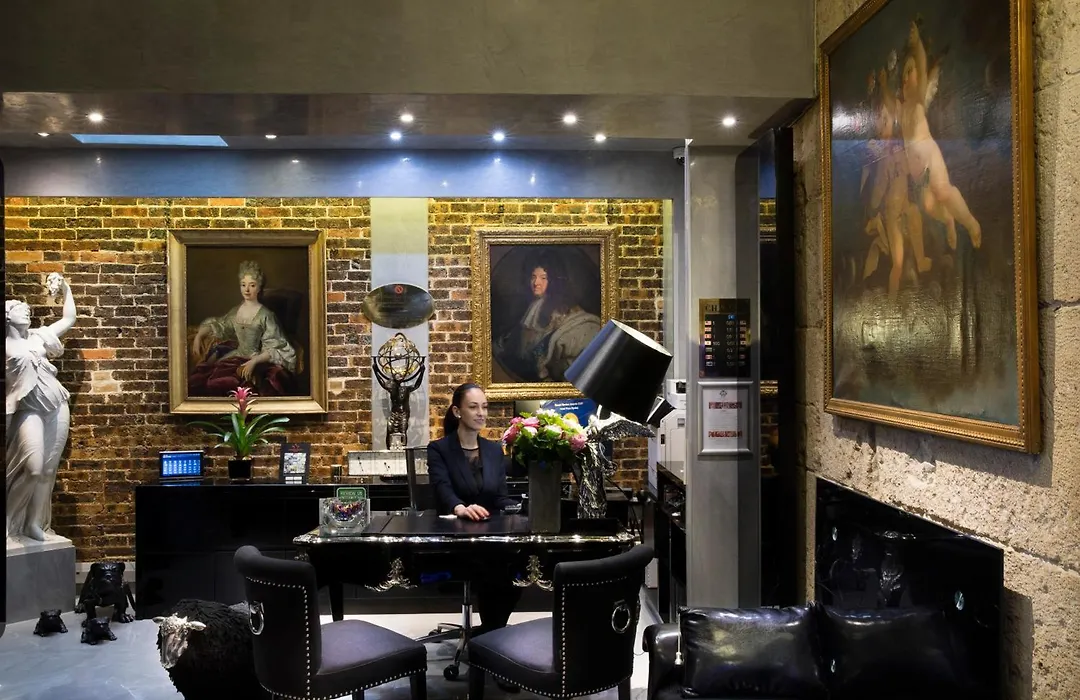 Hotel Plaza Elysees-1