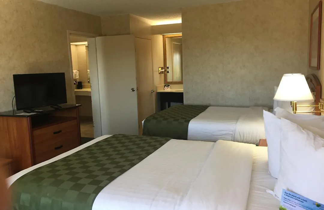 Days Inn & Suites By Wyndham Albuquerque North-1