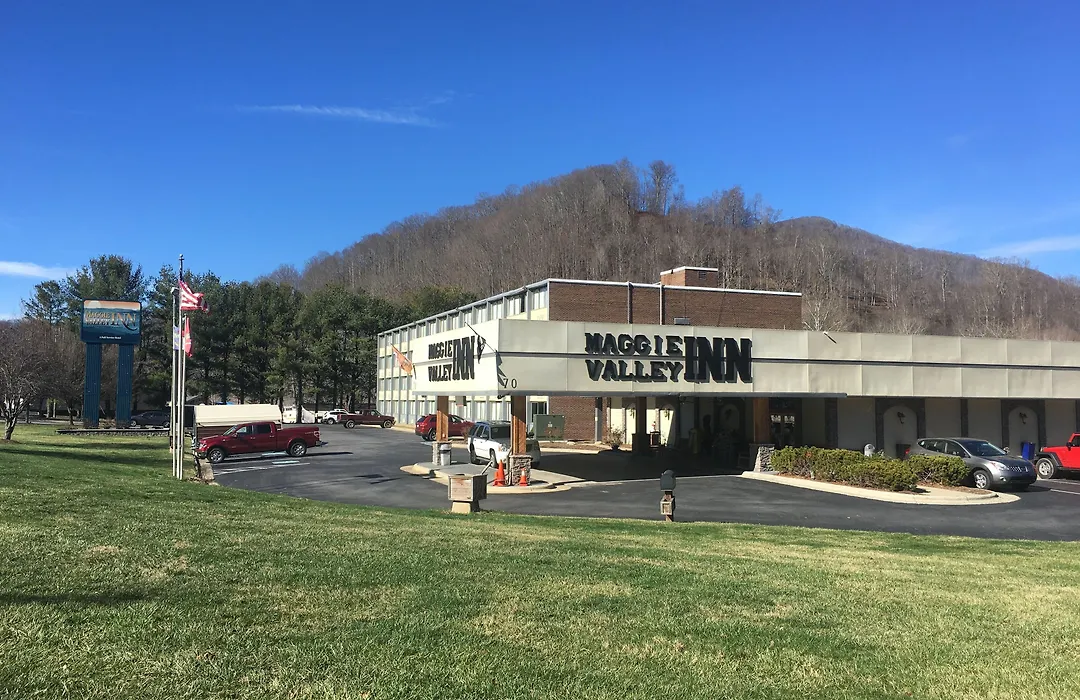 Scottish Inn Maggie Valley-1