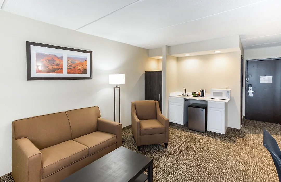 Quality Inn & Suites Plattsburgh-1