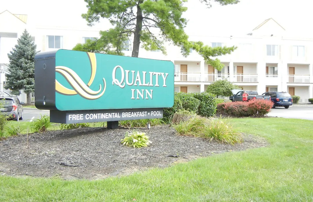 Quality Inn Holland - Toledo-1