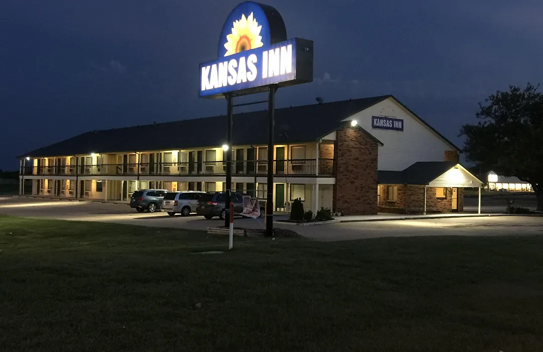 Days Inn By Wyndham Pratt-1