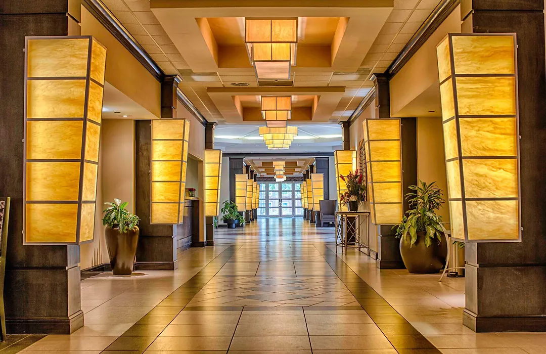 Hotel Capstone-1