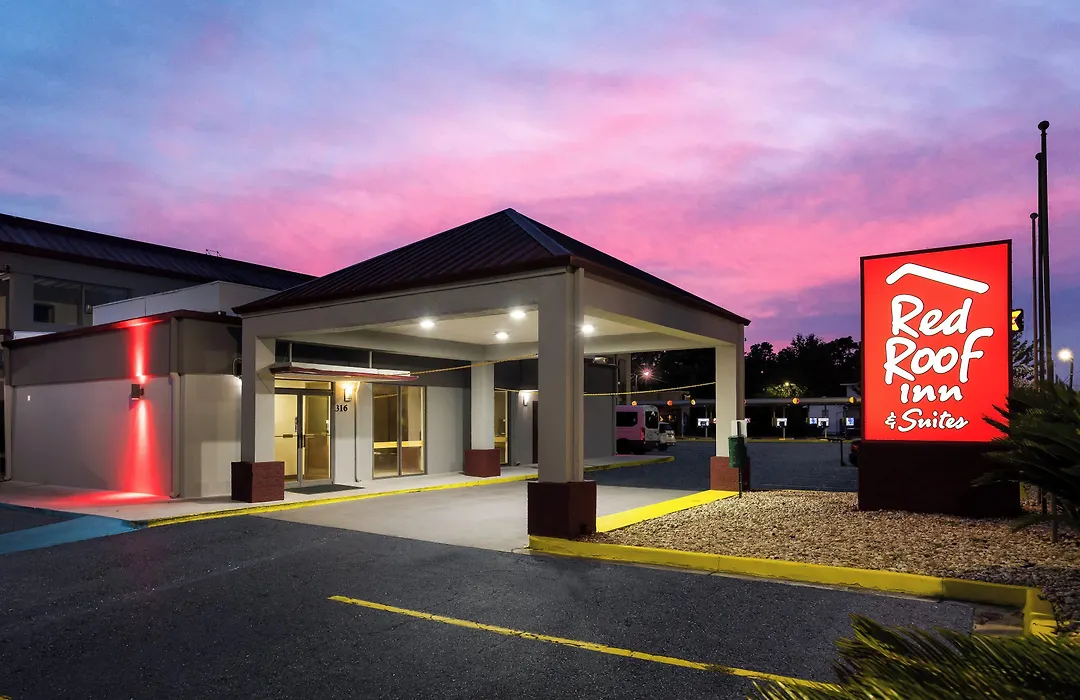 Red Roof Inn & Suites Statesboro - University-1
