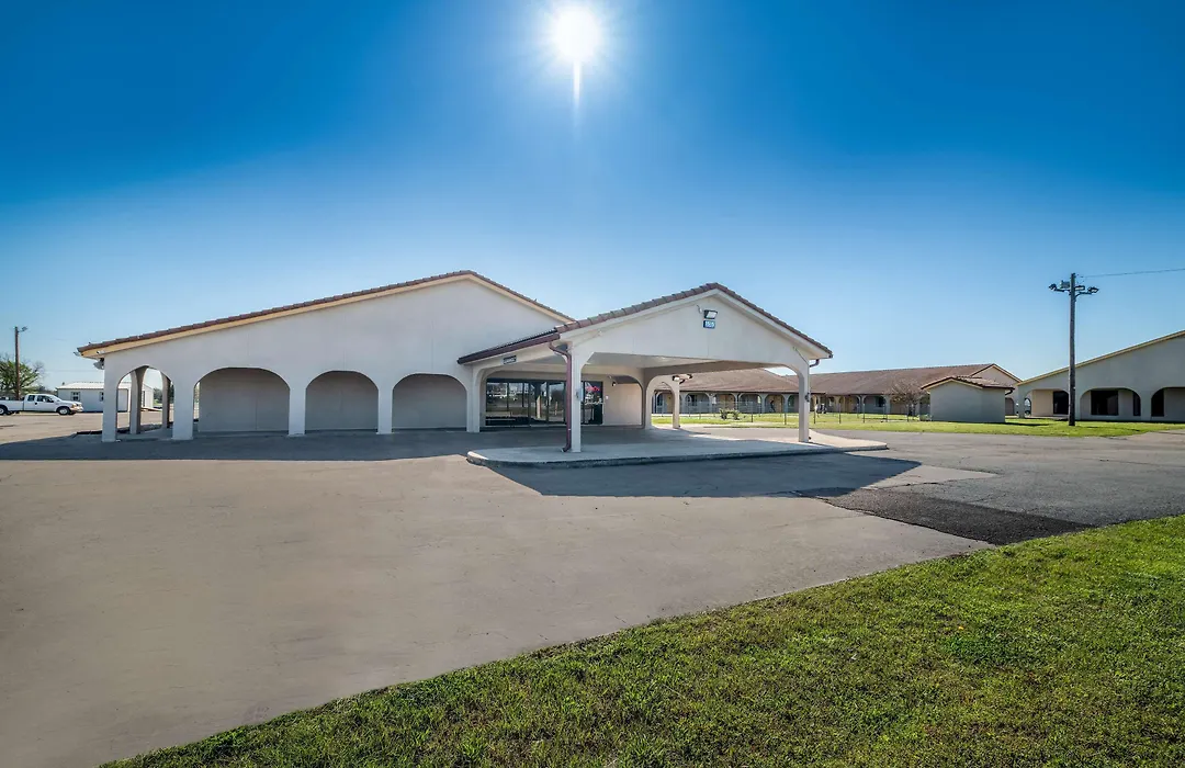 Americas Best Value Inn Bonham-1