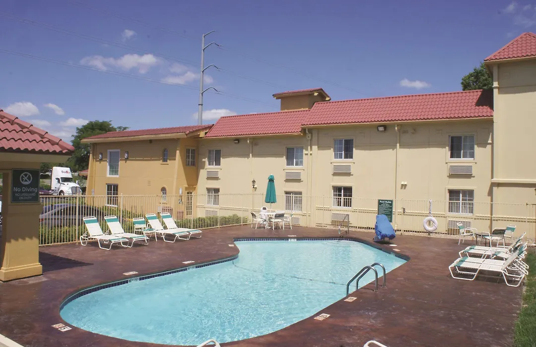 La Quinta Inn By Wyndham Kansas City Lenexa-1