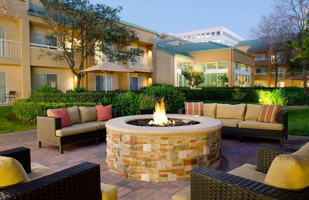 Courtyard By Marriott San Mateo Foster City-1
