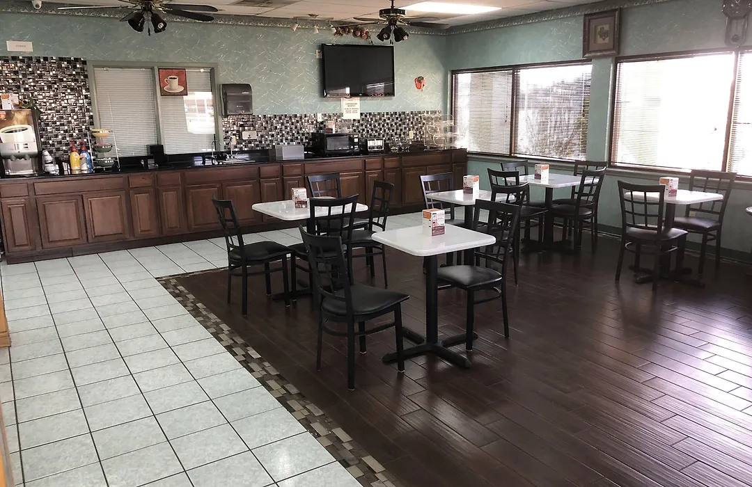 Lone Star Inn-1
