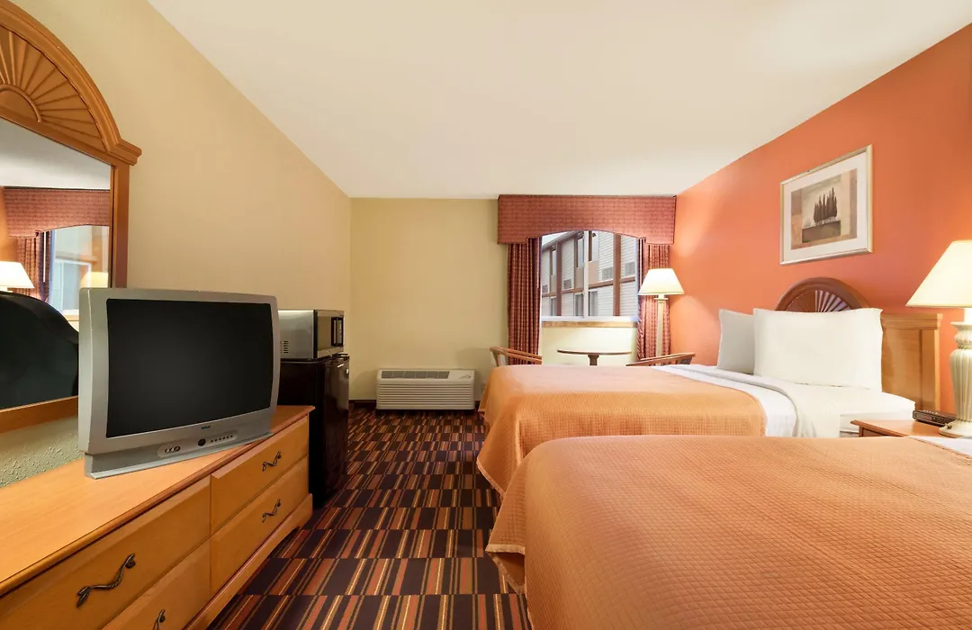 Travelodge By Wyndham Sturgis-1