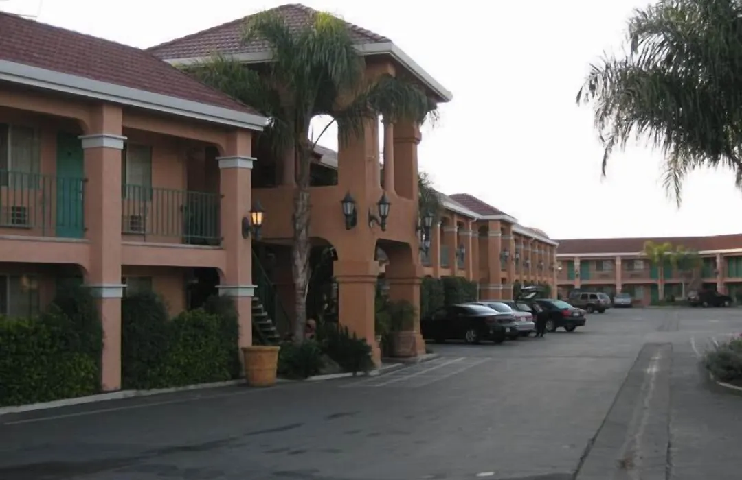 Merced Inn & Suites-1
