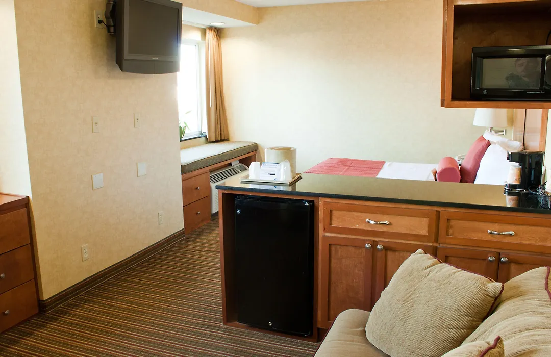 Quality Inn & Suites North-Polaris-1