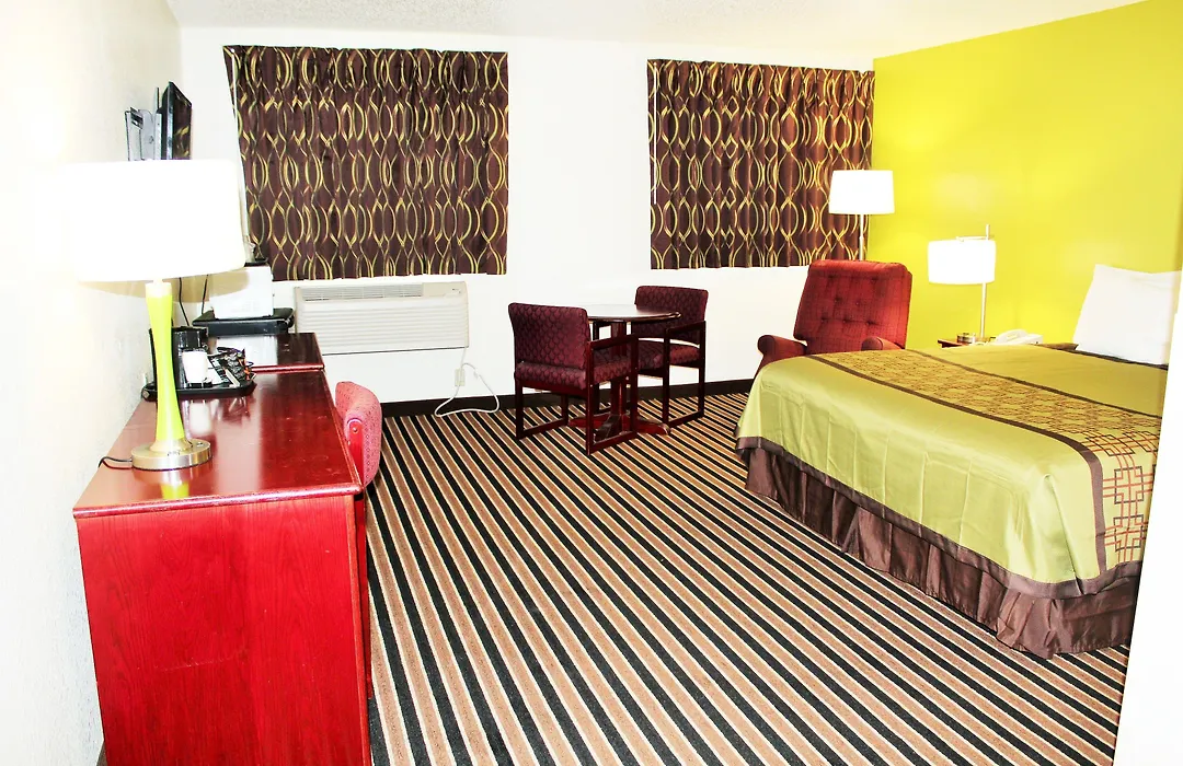 Super 8 By Wyndham South Boston Va-1