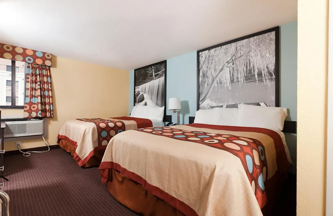 Super 8 By Wyndham Wichita Airport West Kellogg-1