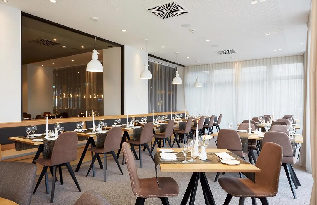 H4 Hotel Leipzig-1
