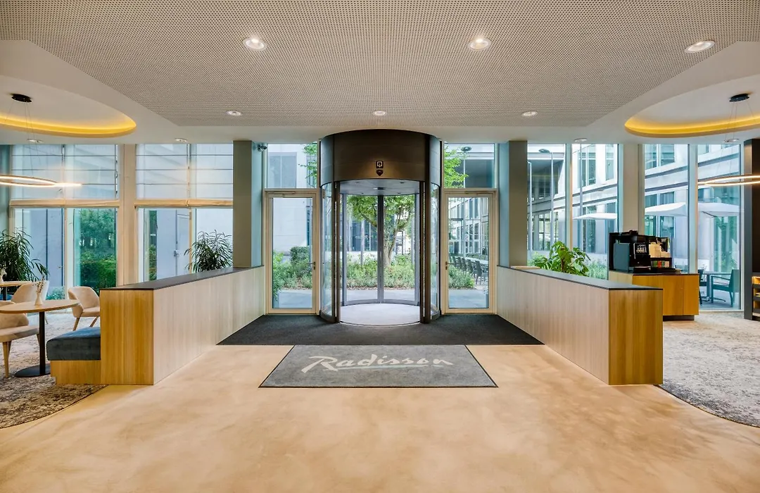 Radisson Hotel Brussels Centre Midi-1