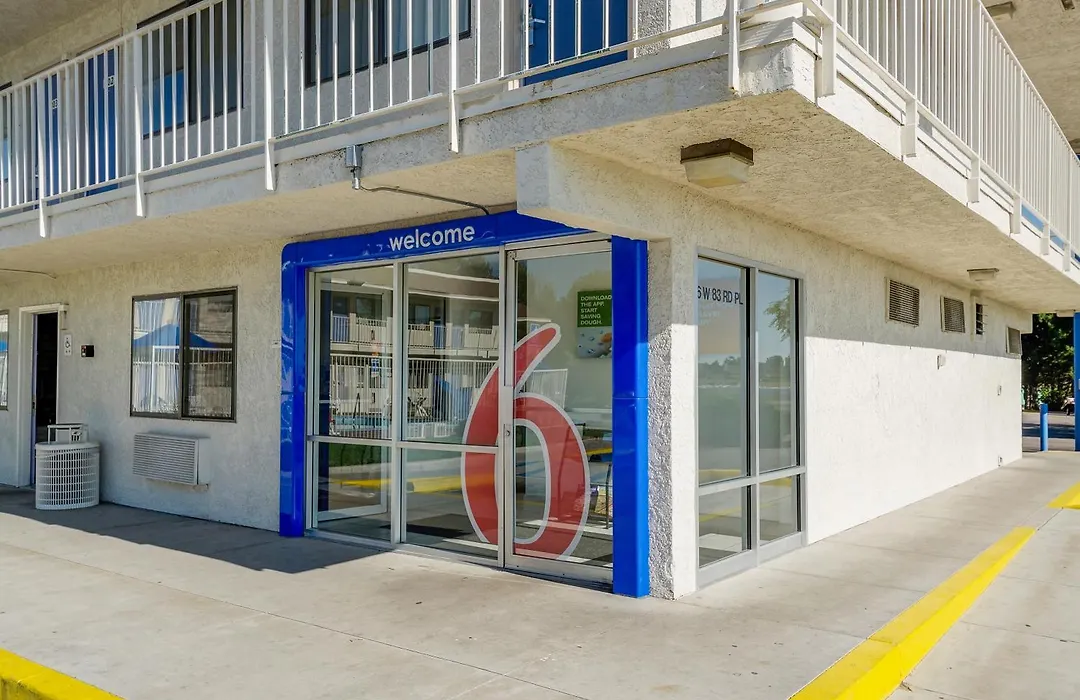 Motel 6 Thornton-1