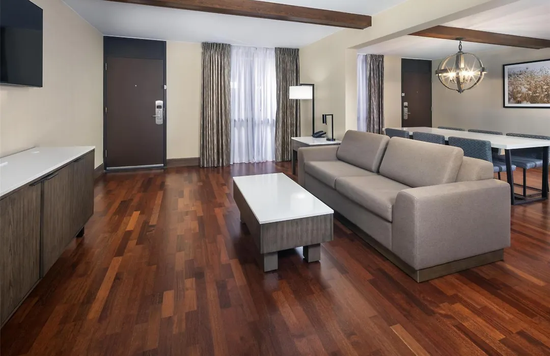 Doubletree By Hilton Manhattan, Ks-1