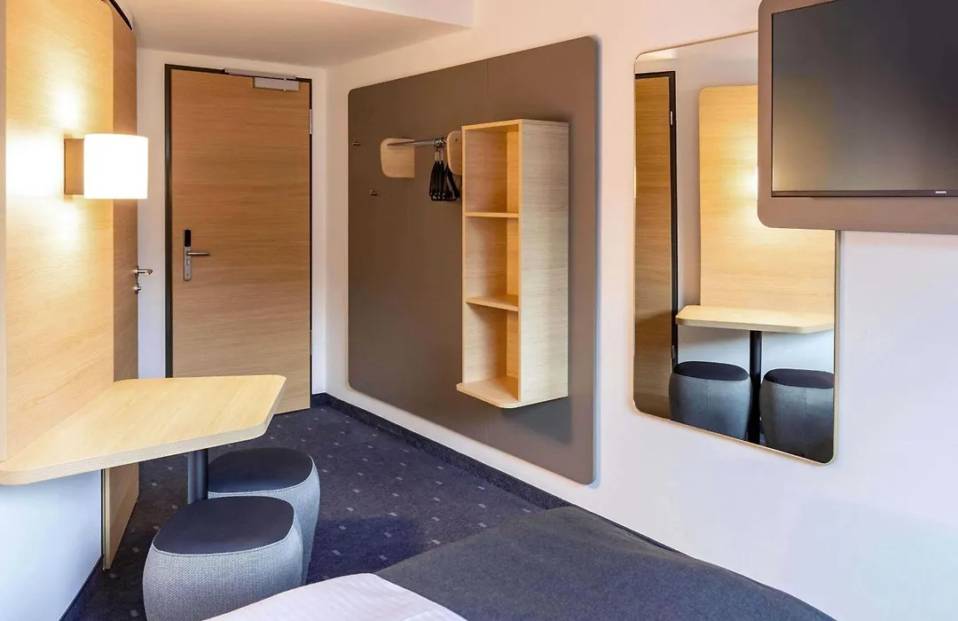 B&B HOTEL Magdeburg-City-1