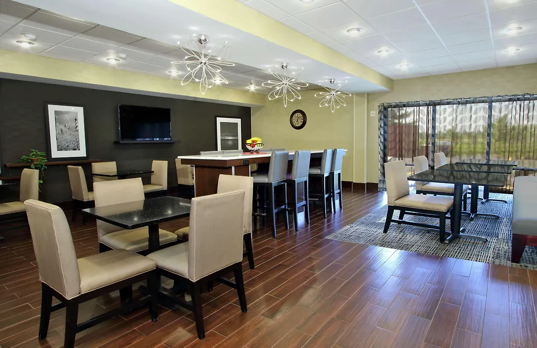 Hampton Inn Ashtabula-1