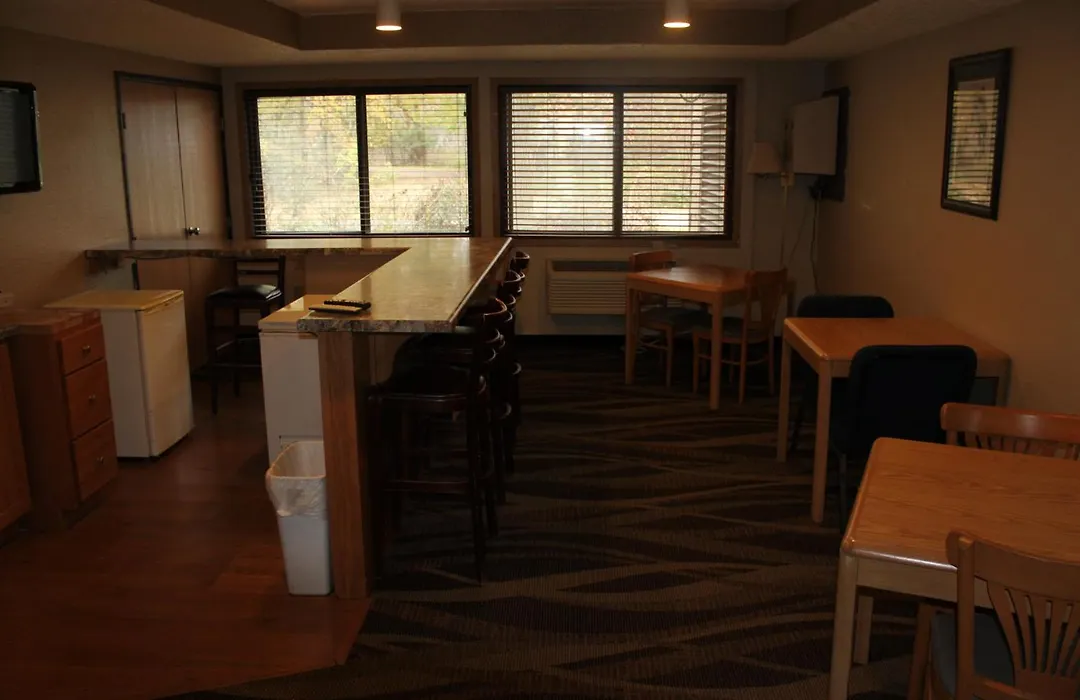 Boarders Inn And Suites By Cobblestone Hotels - Ripon-1