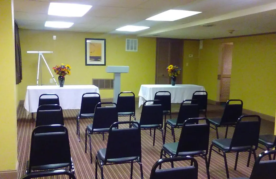 Days Inn By Wyndham Cleveland Lakewood-1