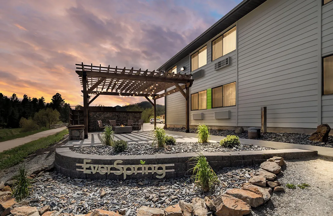Everspring Inn & Suites-1