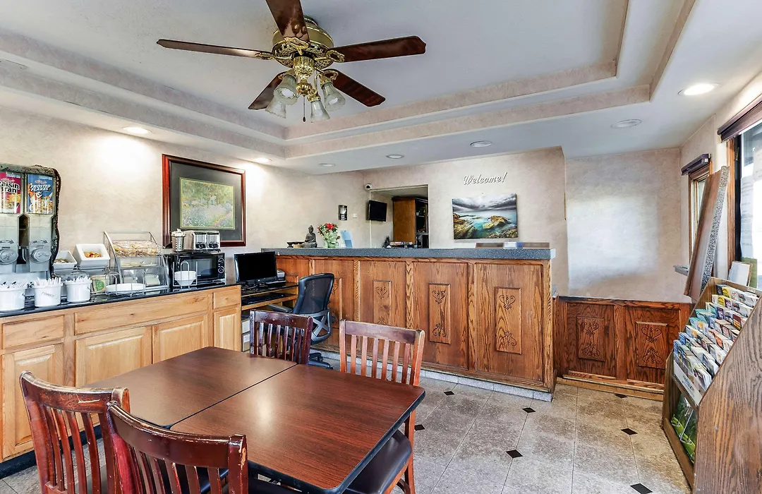 Knights Inn Madera-1