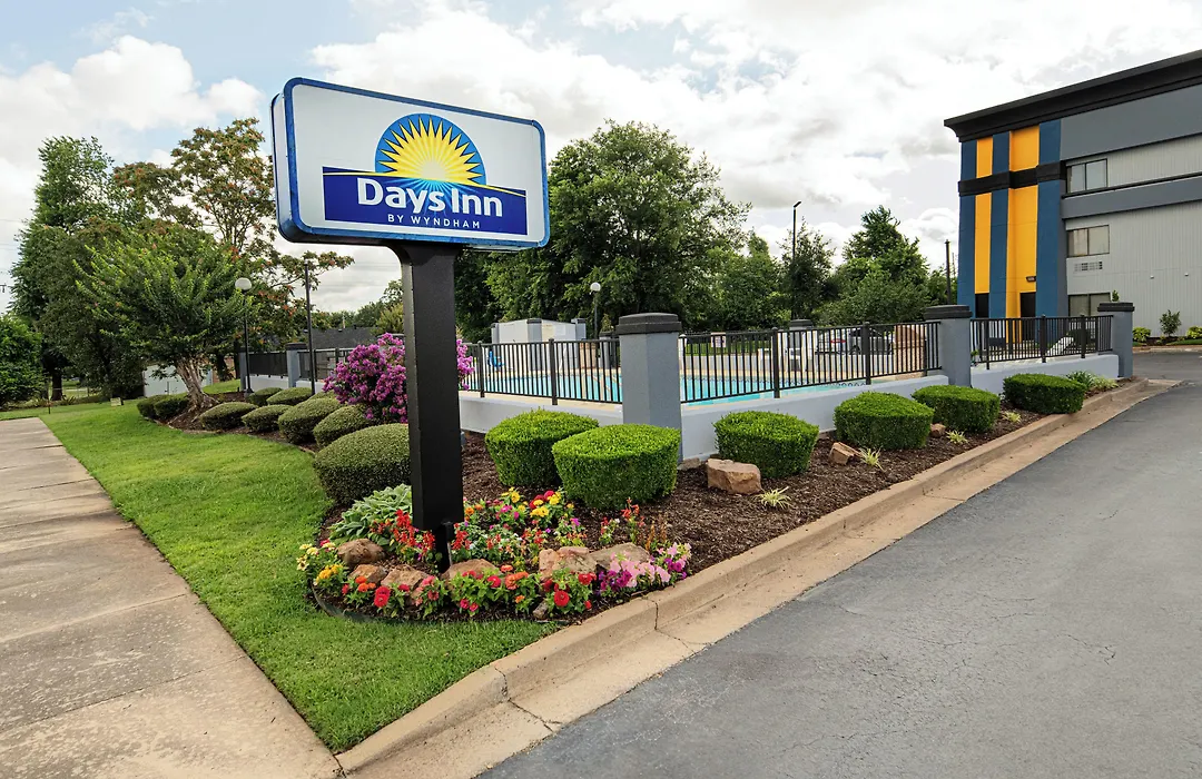 Days Inn By Wyndham Fort Smith-1