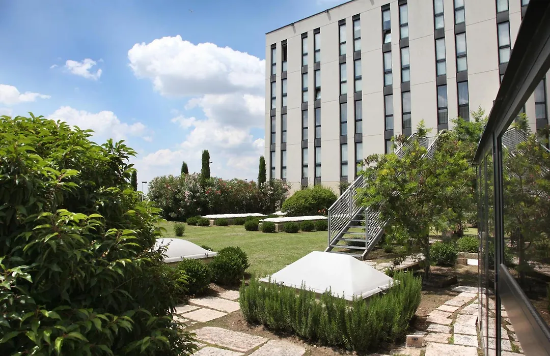 Hotel Maxim-1
