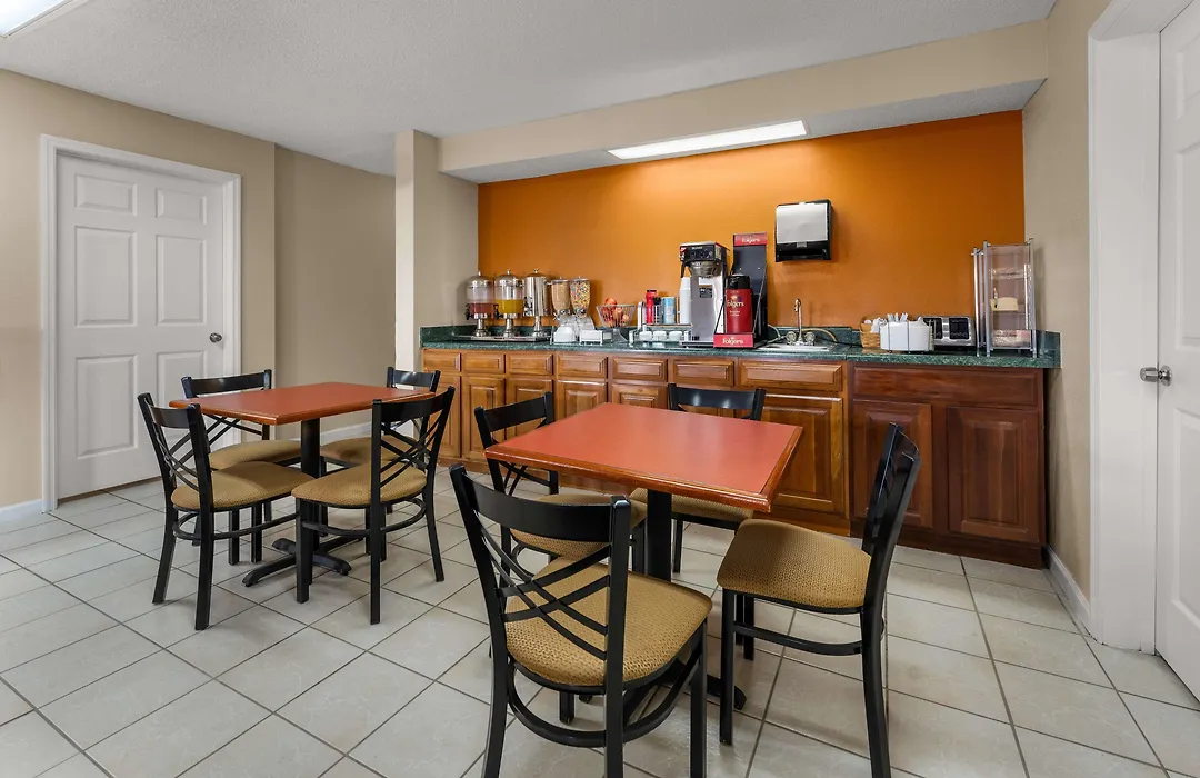Americas Best Value Inn-Montezuma-1
