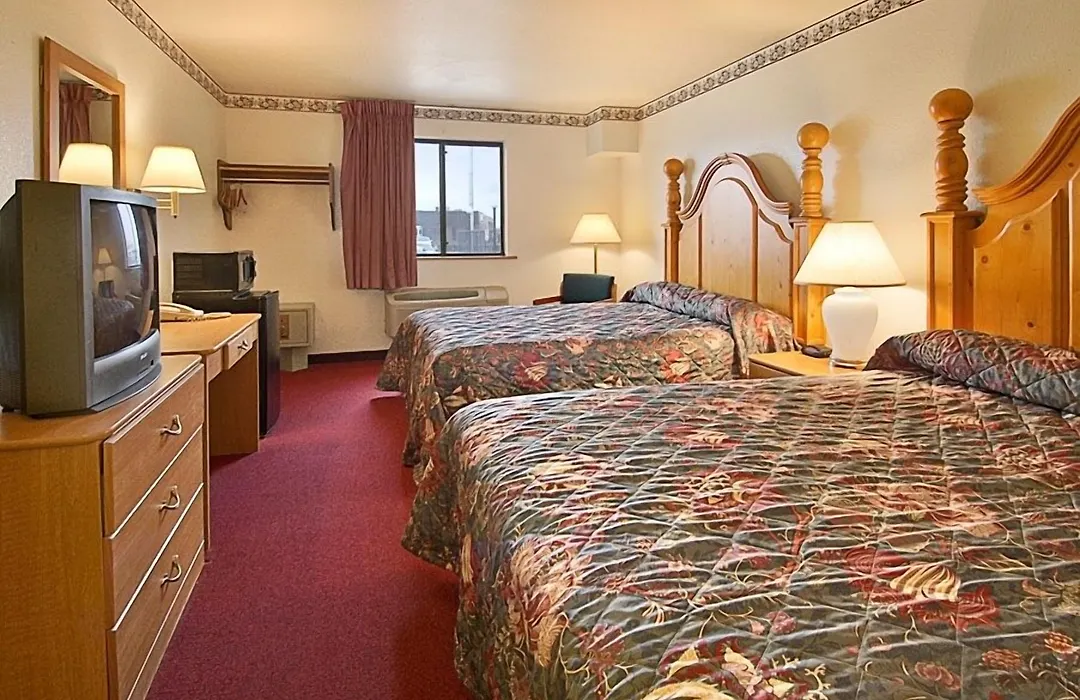 Clarion Pointe-1