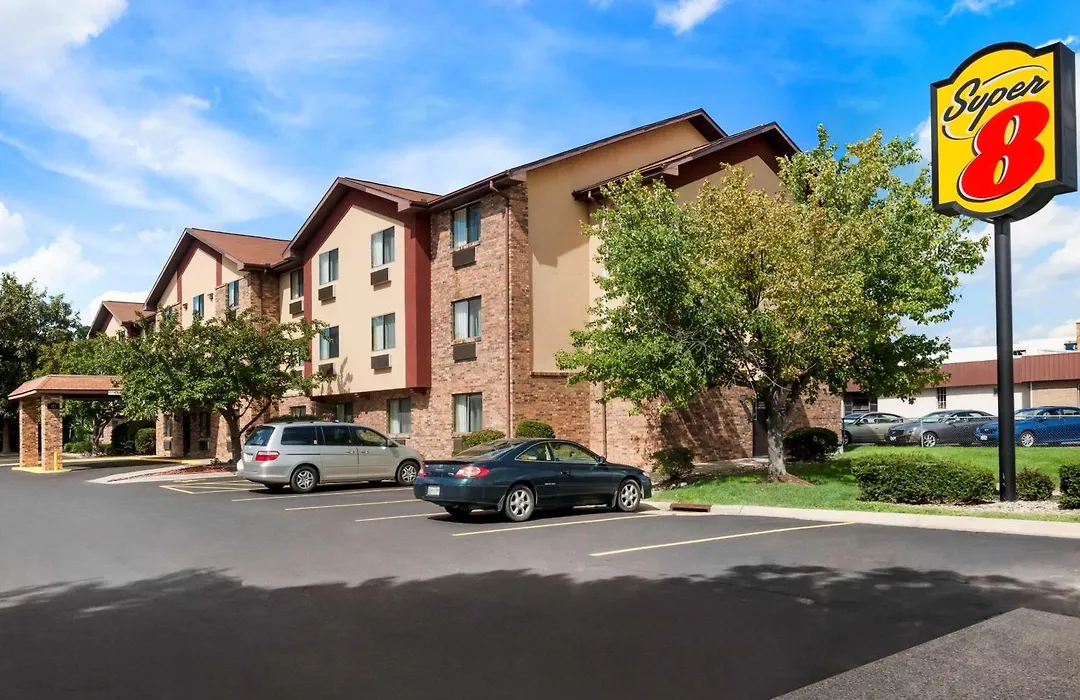 Super 8 By Wyndham East Peoria-1